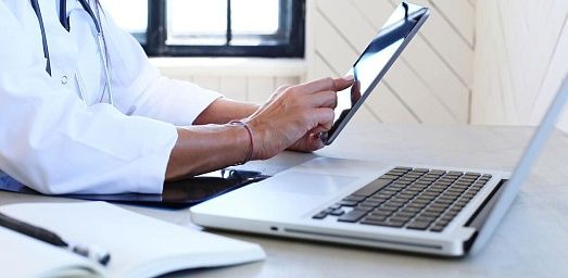 Как зарегистрироваться в федеральных регистрах медработников и организаций